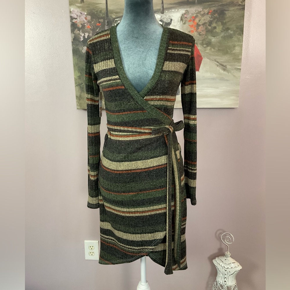 Elegant Striped Wrap Dress with Long Sleeves